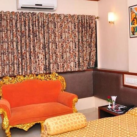 Hotel Siddhartha Bombaj Zewnętrze zdjęcie